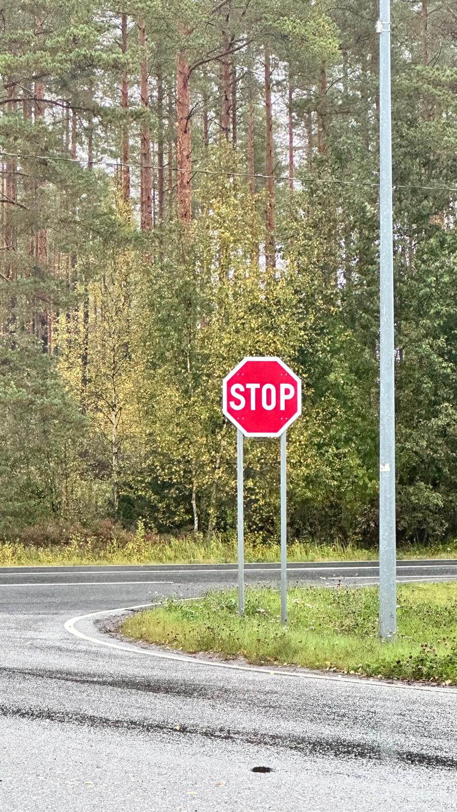 STOP-MERKIT VALTATIE 13:N RISTEYKSIIN